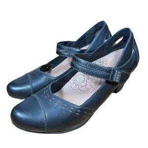 Taos leather black strap back Mary Jane heel womens size 11